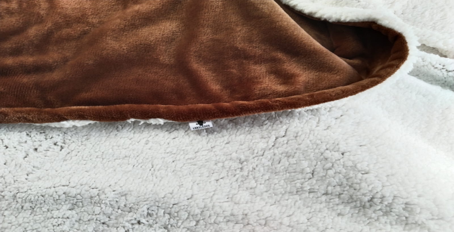 Cobija Termica Sherpa Cama Doble Cafe